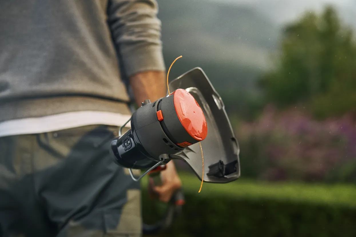 Automatyczne podawanie żyłki Husqvarna Aspire T28-P4A Automatyczne podawanie żyłki Husqvarna Aspire T28-P4A